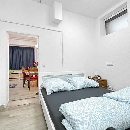 2 Zimmer Apartment Fuer 6 P, 15 Min Zum Flughafen Esslingen am Neckar Luaran gambar