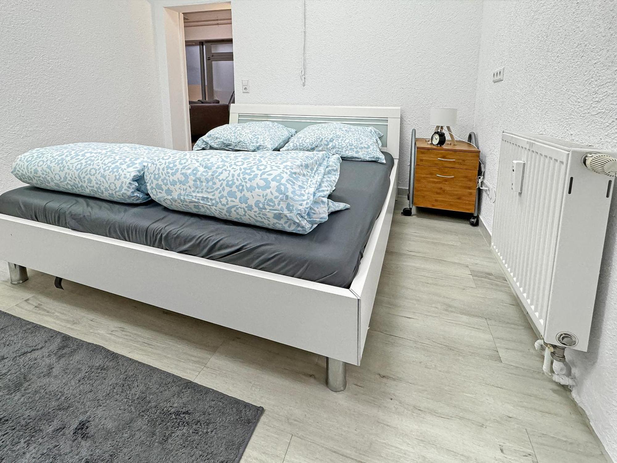 2 Zimmer Apartment Fuer 6 P, 15 Min Zum Flughafen Esslingen am Neckar Luaran gambar